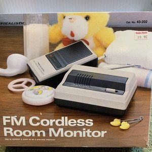 Looks Un-used Radio Shack Realistic FM Cordless Room Monitor Baby - Model 43-202